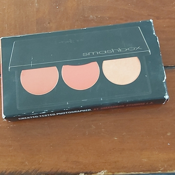 Smashbox LA lights blush and highlight palette - Picture 2 of 8